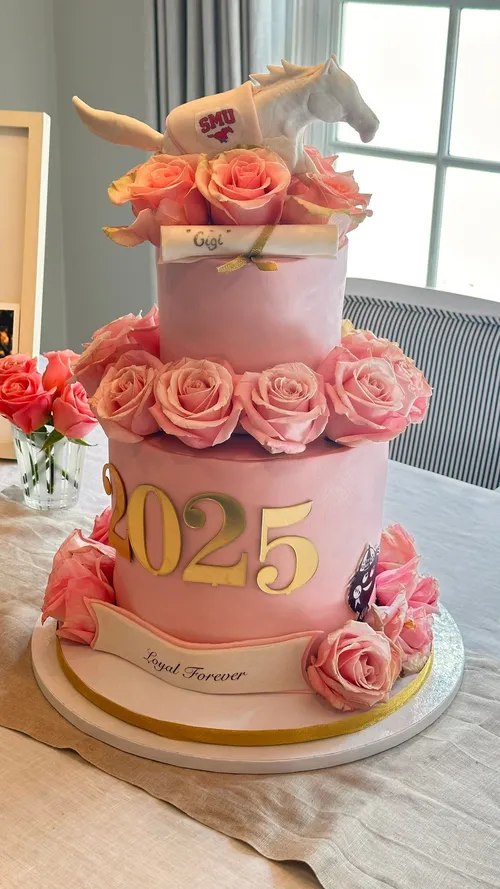custom graduation cakes in Austin, TX